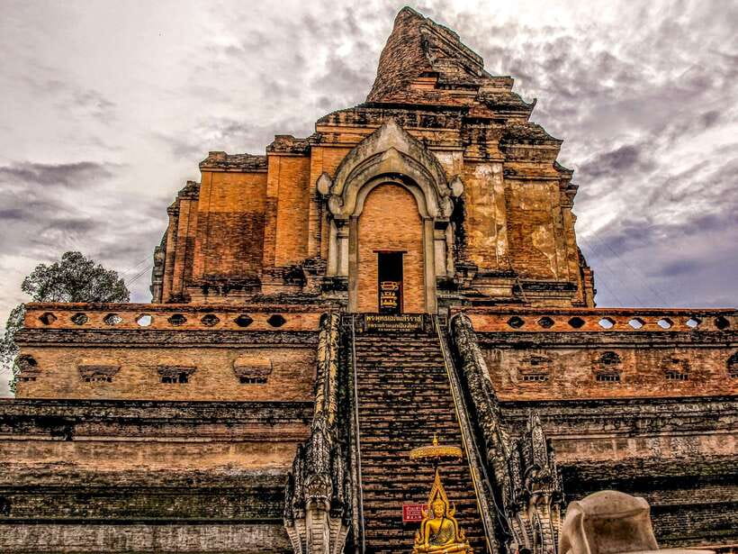 Chiang Mai: 3 Hour Old City and Temples Guided Walking Tour - Why this short Chiang Mai tour works