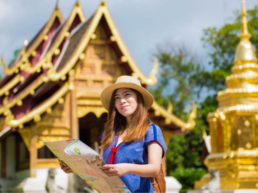 Chiang Mai: 3 Hour Old City and Temples Guided Walking Tour - What the guides add beyond temple facts