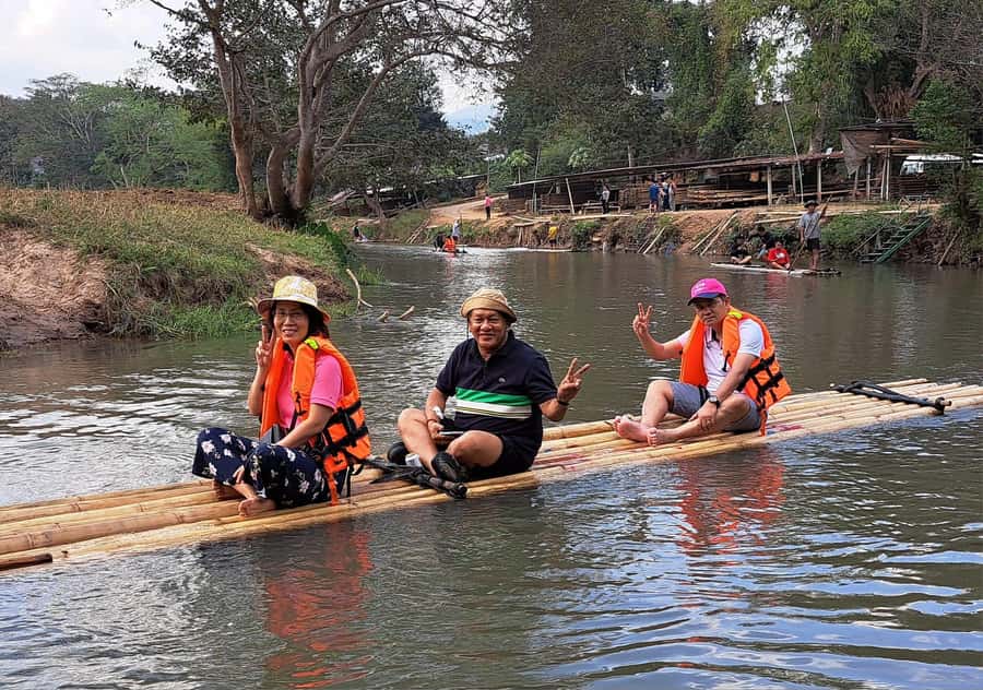 Chiang Mai: Bamboo Rafting and Wat Phra That Doi Kham - Guide Avi and the value of a small group