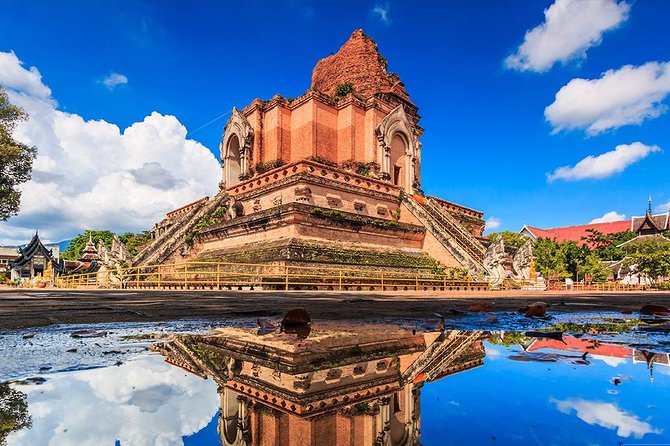 Chiang Mai Best City Tour with Doi Suthep & Iconic Temples - The guide can make or break the experience