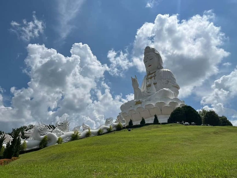 Chiang Mai: Chiang Rai Red, White, and Blue Temples day tour - Why this day trip makes sense from Chiang Mai