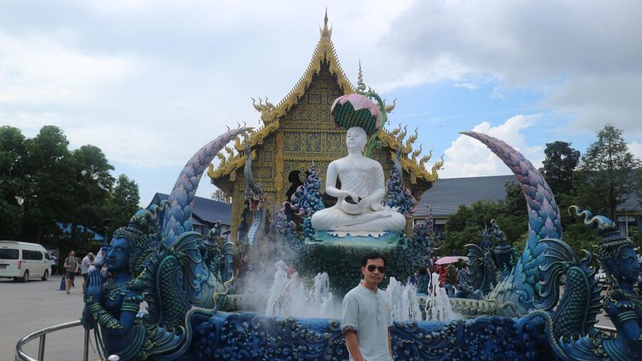 Chiang Mai: Chiang Rai Temples & Black House Discovery Tour - Wat Rong Suea Ten, the Blue Temple