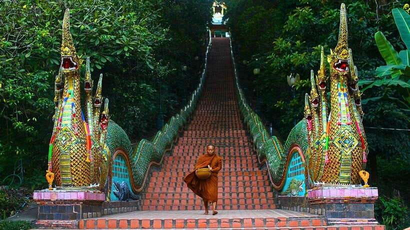 Chiang Mai: Doi Suthep and Wat Pha Lat Temple Evening Tour - Why the two temples make a good evening pairing