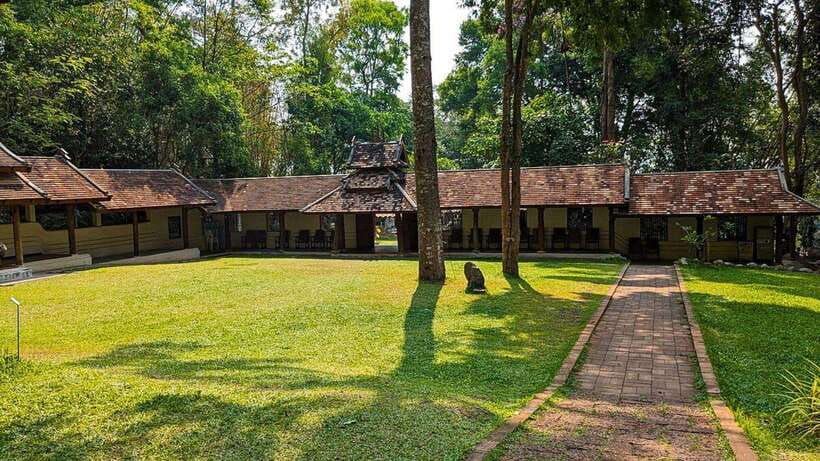 Chiang Mai: Doi Suthep and Wat Pha Lat Temple Evening Tour - What the $22 price includes