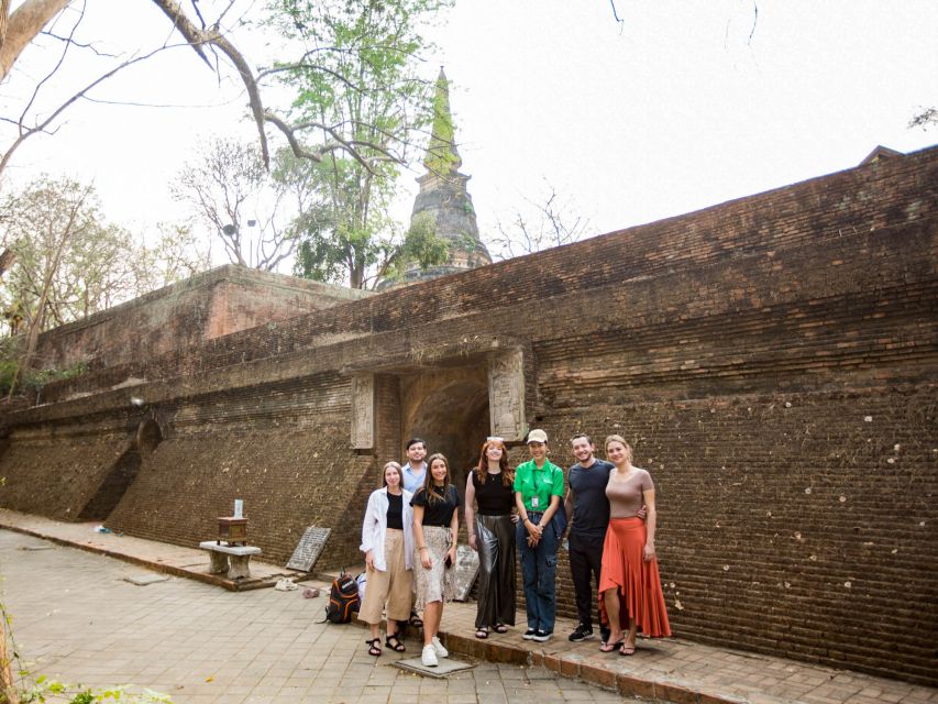 Chiang Mai: Doi Suthep and Wat Umong Enchanting Evening Tour - How strong are the guides?