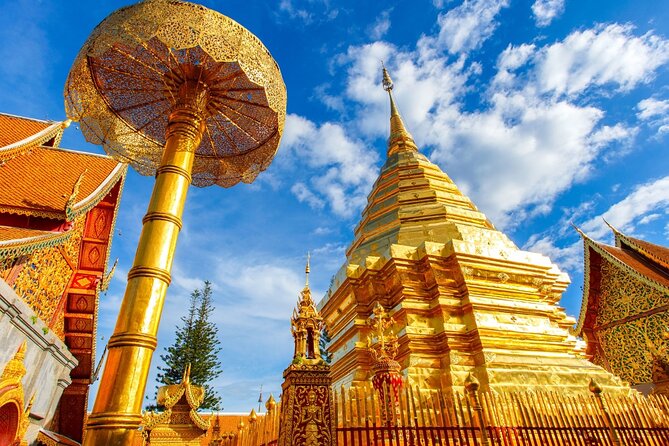 Chiang Mai - Doi Suthep Temple & Wat Pha Lat Hike - The red songthaew ride up Doi Suthep