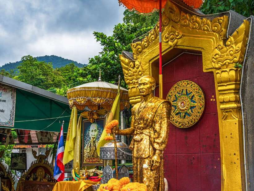 Chiang Mai: Doi Suthep, Wat Umong, and Pha Lat Sunrise Tour - What to wear and pack