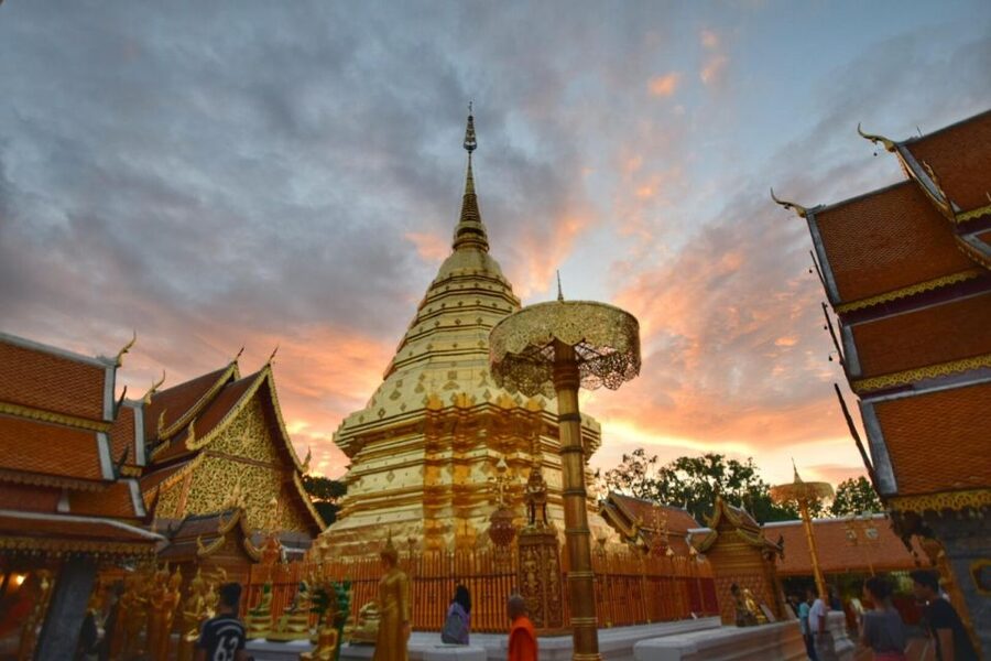 Chiang Mai: Doi Suthep & Wat Umong Twilight Tour with Pickup - Why this evening tour works so well
