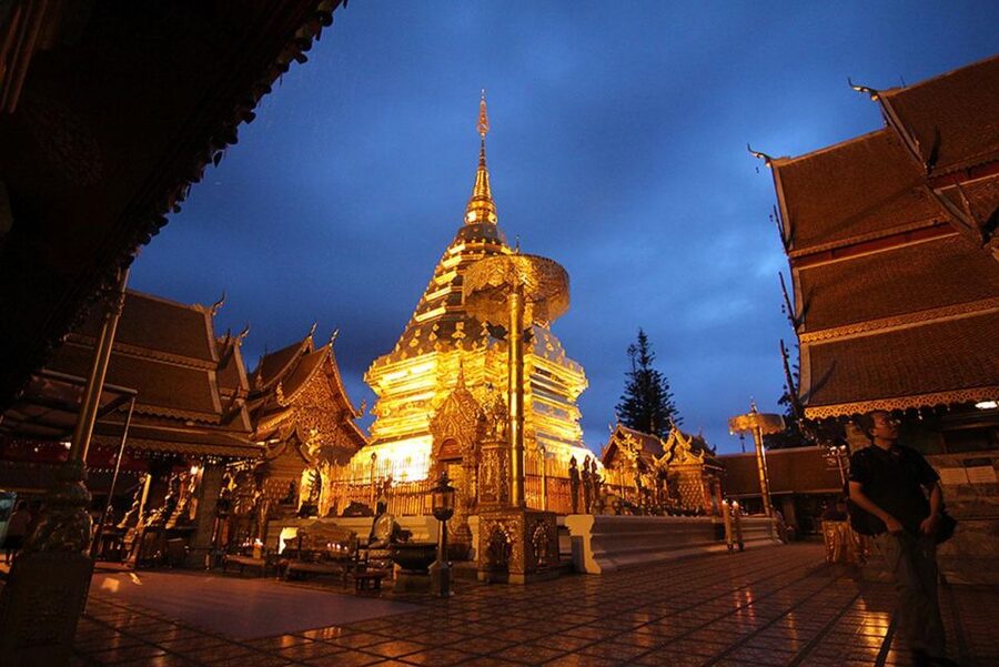 Chiang Mai: Doi Suthep & Wat Umong Twilight Tour with Pickup - Wat Umong after twilight