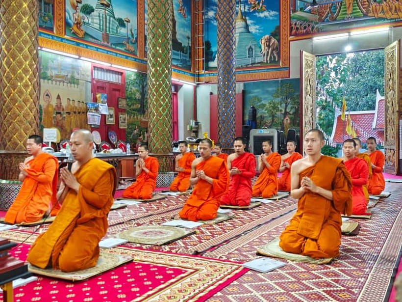 Chiang Mai: Evening Chanting & Meditation - Listening to 40 to 50 minutes of chanting