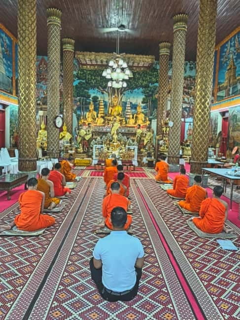Chiang Mai: Evening Chanting & Meditation - The guide makes a major difference