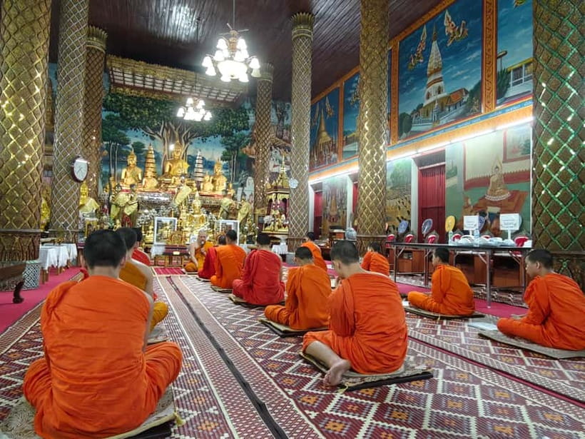 Chiang Mai: Evening Chanting & Meditation - Arriving at the temple and settling down