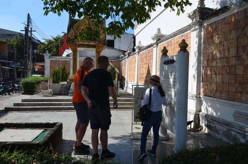Chiang Mai: Historic Temples and City Guided Walking Tour - Is $21 good value?