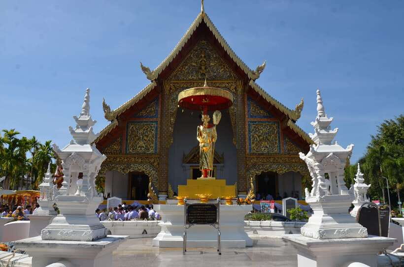 Chiang Mai: Historic Temples and City Guided Walking Tour - Wat Phan Tao, a rare wooden temple stop