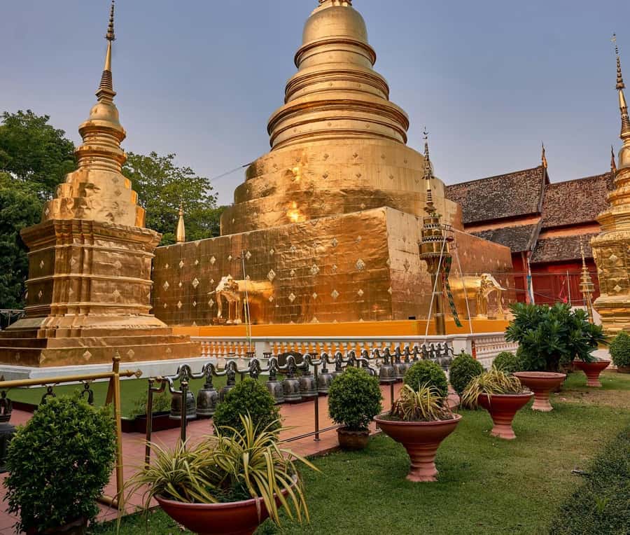 Chiang Mai Light: Tuk Tuk Night Tour with Temples & Markets - Key points at a glance