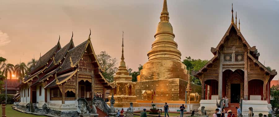 Chiang Mai Light: Tuk Tuk Night Tour with Temples & Markets - Wat Lok Moli, a quieter change of pace