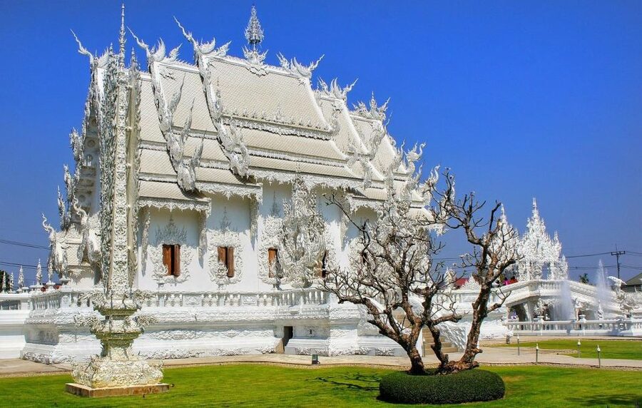 Chiang Mai: Long Neck Village & Chiang Rai’s Iconic Temples - Lunch beside the White Temple