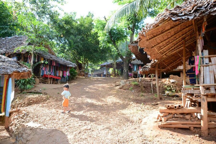 Chiang Mai: Long Neck Village & Chiang Rai’s Iconic Temples - The Blue Temple and its calm atmosphere
