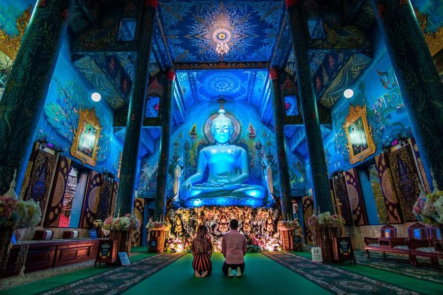 Chiang Mai: Long Neck Village & Chiang Rai’s Iconic Temples - Early pickup and the road north