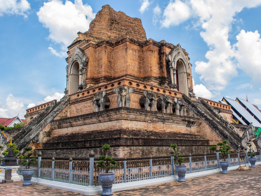 Chiang Mai: Private Tuk Tuk Tour of City Temples With Pickup - Wat Sri Suphan, the Silver Temple