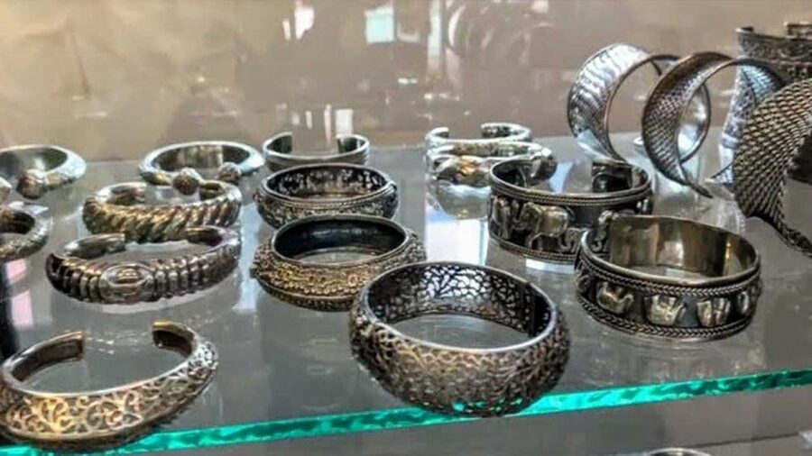 Chiang Mai: Silver Craftwork Temple Tour with Monk Meeting - Transport, timing, and meeting arrangements