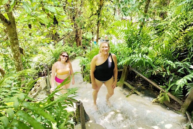 Chiang Mai Sticky Waterfall Dantewada and Banden Temple Tour - Buatong Waterfall: the reason to bring a change of clothes