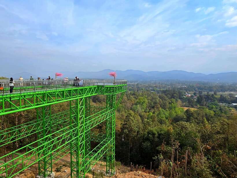 Chiang Mai: Sticky Waterfall scenic loop unseen lake &temple - Wat Phra That Chom Kitti and a quieter finish