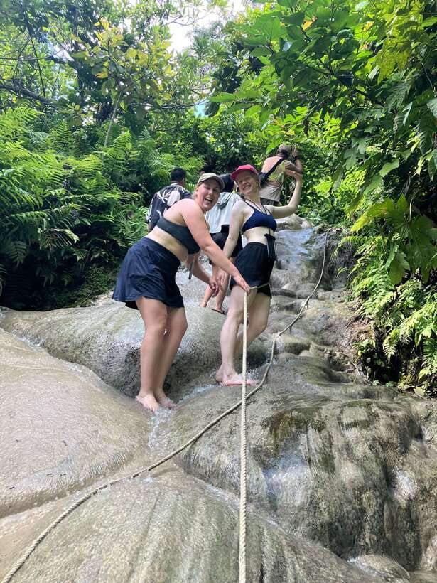 Chiang Mai: Sticky Waterfall scenic loop unseen lake &temple - Who should book this tour?