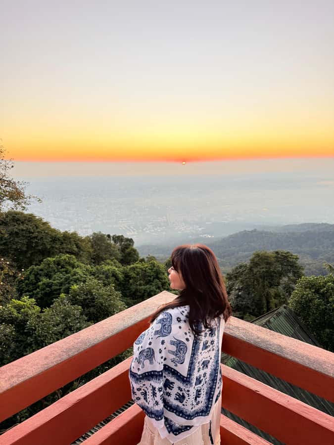 Chiang Mai: Sunrise DoiSuthep | WatPhaLat | iPhoneSnap - Key points at a glance