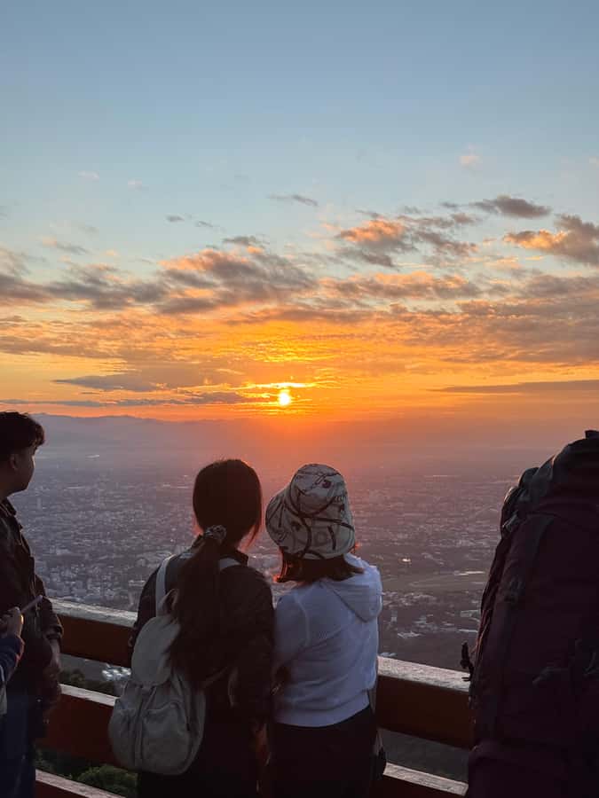 Chiang Mai: Sunrise DoiSuthep | WatPhaLat | iPhoneSnap - No guide means more freedom, less context