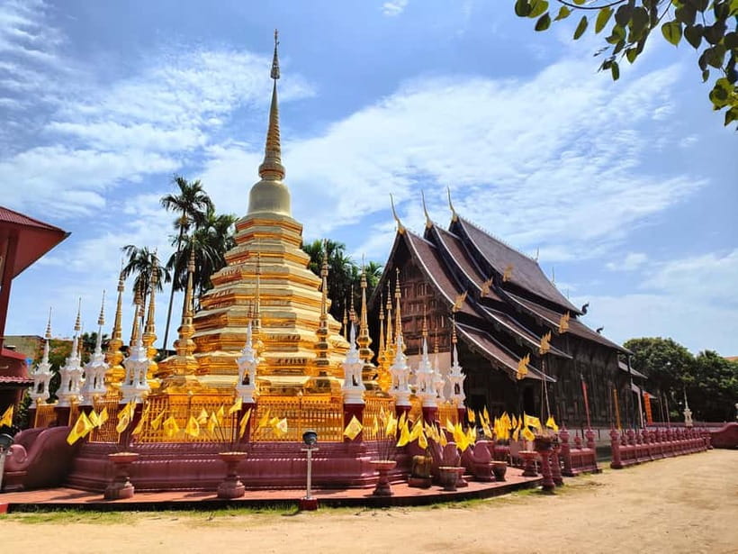 Chiang Mai: Temple And City Walking Tour Part I - Wat Phan Tao, a smaller temple with Lanna character