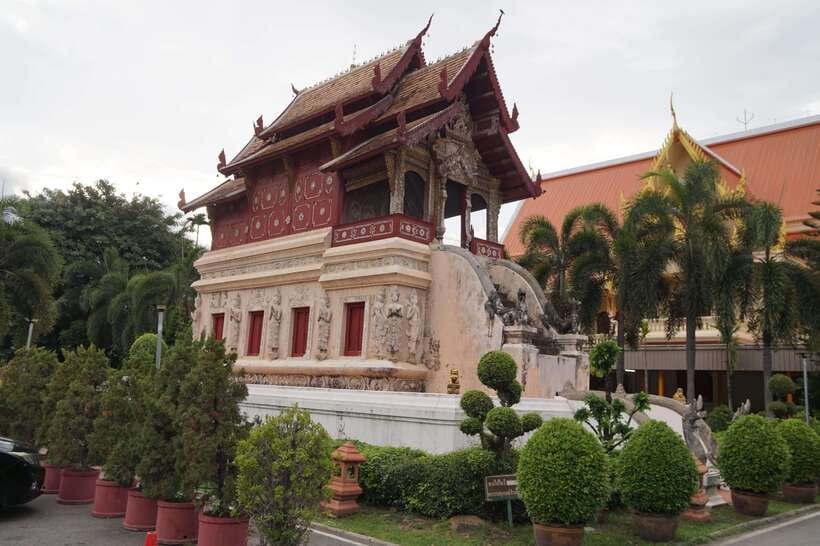 Chiang Mai: Temple And City Walking Tour Part I - Is $15 plus temple fees good value?