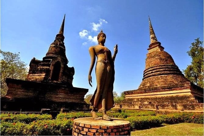Chiang Mai Temples and Market Tuk Tuk Night Tour - Wat Chedi Luang and the extra THB 50