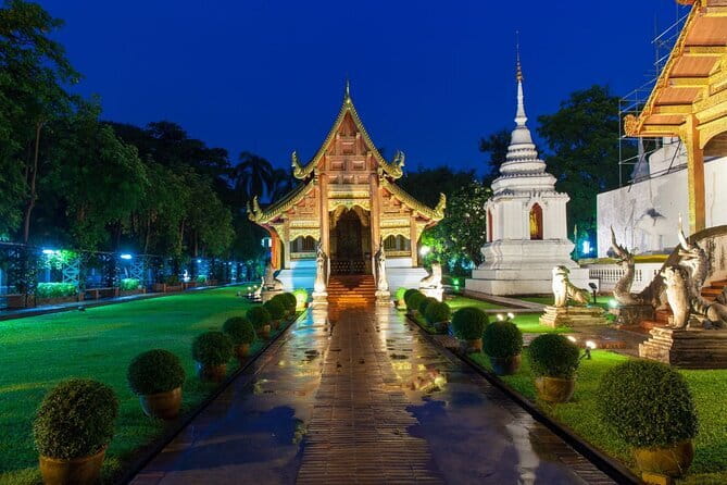 Chiang Mai Temples and Market Tuk Tuk Night Tour - Wat Phan Tao, a smaller and quieter pause