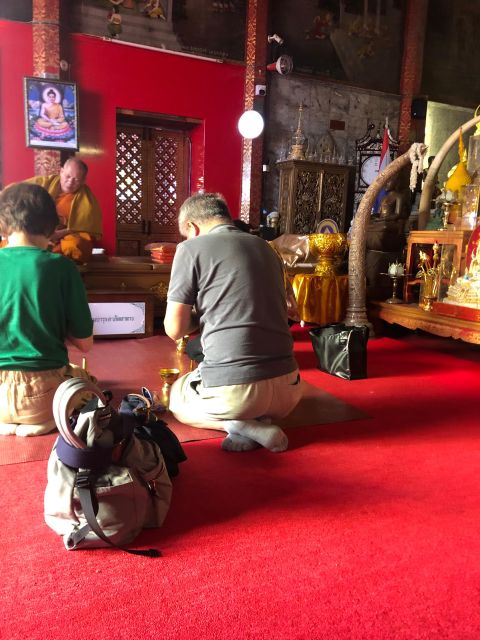 Chiang Mai: Wat Pha Lat & Wat Phra That Doi Suthep Tour - The road to Doi Suthep and the 306-step climb