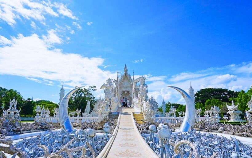 Chiang Mai: White, Blue & Big Buddha Temples in Chiang Rai - Huay Pla Kang and the giant Guanyin statue