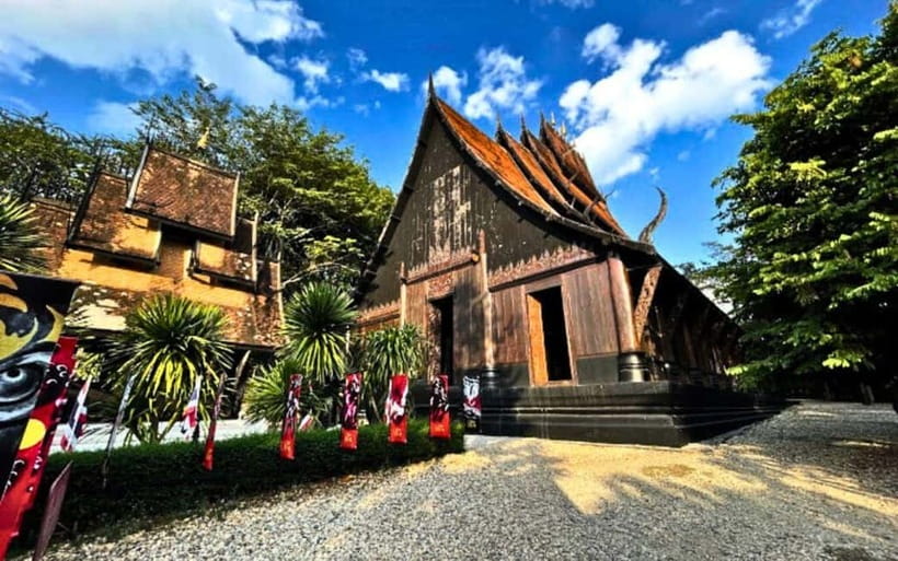 Chiang Mai: White & Blue Temples, Black House & Hill Tribes - Key points to know before booking