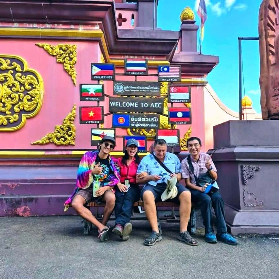 Chiang Rai: 3 Temples and Golden Triangle 1 Day Tour - One very long day from Chiang Mai