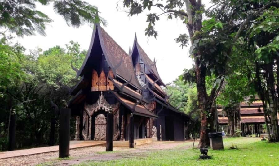 Chiang Rai: 3 Temples and Golden Triangle 1 Day Tour - Black Temple and the Baandam Museum