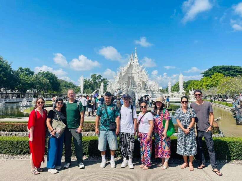 Chiang Rai: Excursion White, Blue,Red Temples & Lalitta Café - What to wear and what to carry