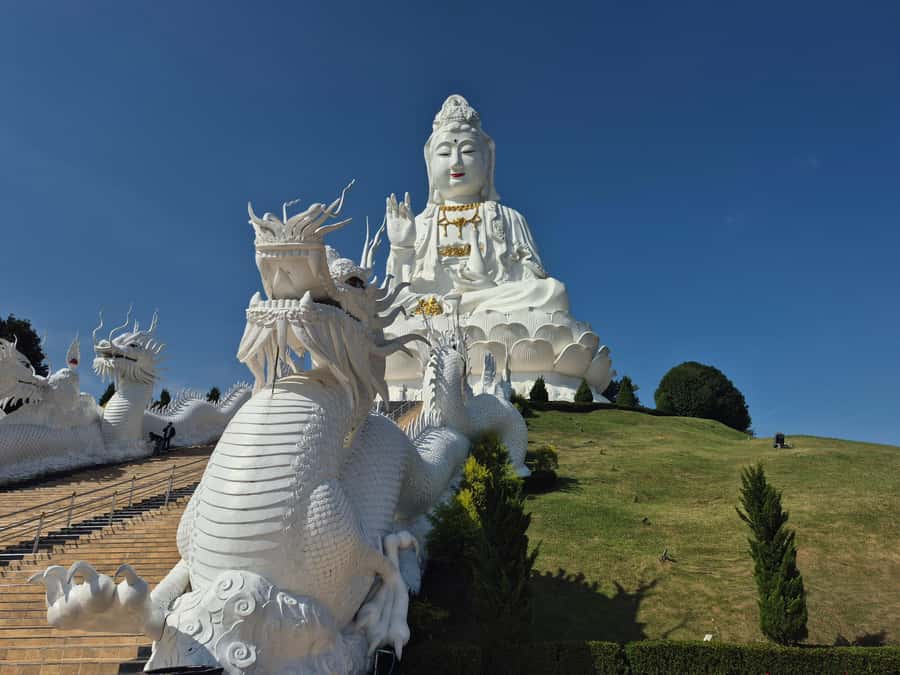 Chiang Rai : Half-Day Temple Tour in Chiang Rai (8 am -1 pm) - Blue and gold at Wat Rong Suea Ten