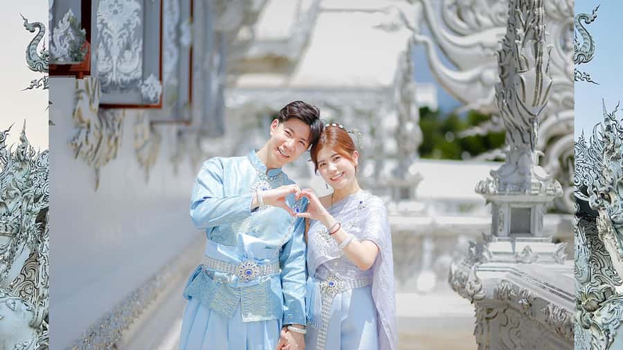 Chiang Rai:Photos of traditional Thai costumes,White Temple - The White Temple as your portrait backdrop