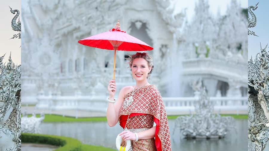 Chiang Rai:Photos of traditional Thai costumes,White Temple - Crossing to Wat Rong Khun for the photo session