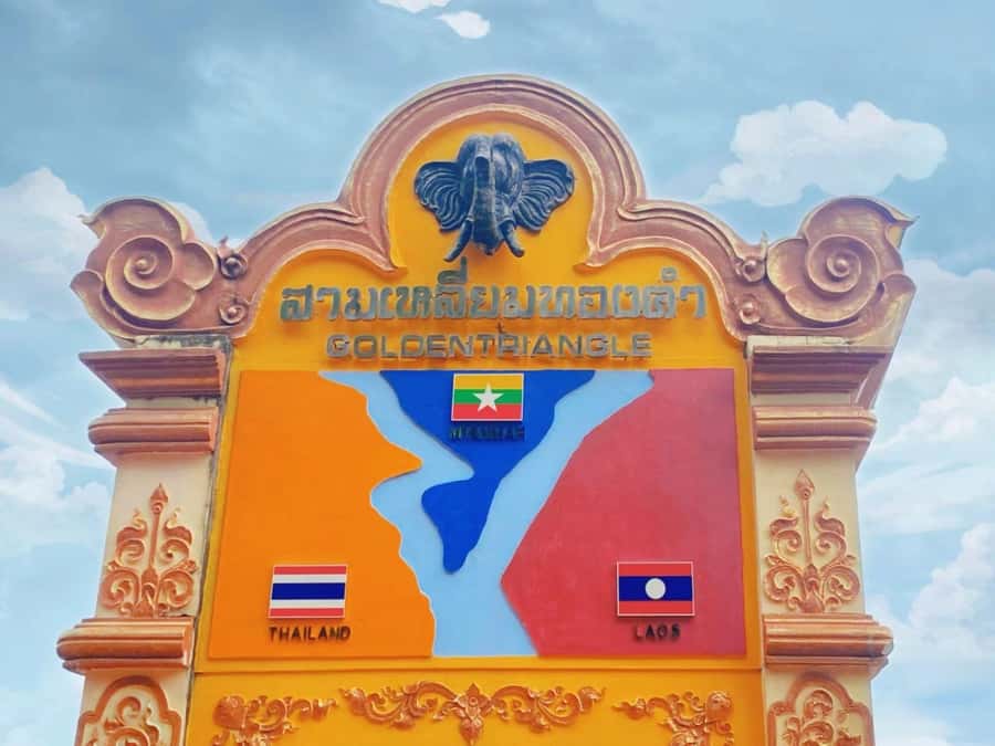 Chiang Rai Red Temple & Golden Triangle Boat Trip Free Lunch - Key points at a glance