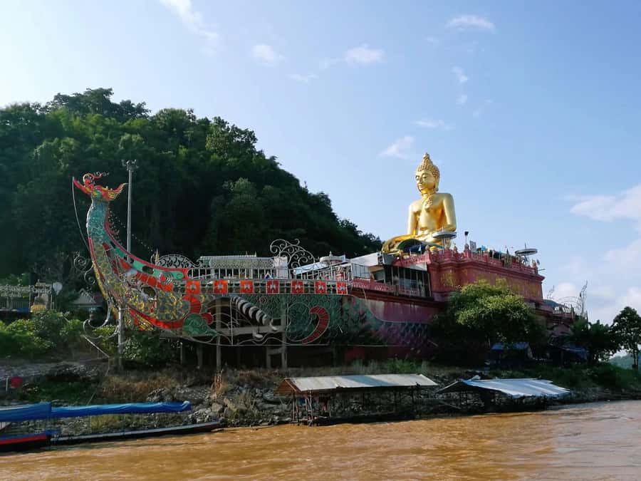 Chiang Rai Red Temple & Golden Triangle Boat Trip Free Lunch - The early start and the ride from Chiang Mai