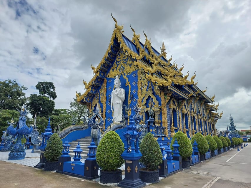 Chiang Rai: Temple Treasures & Popular Sightseeings (Buffet) - The Kayan village visit and an important choice
