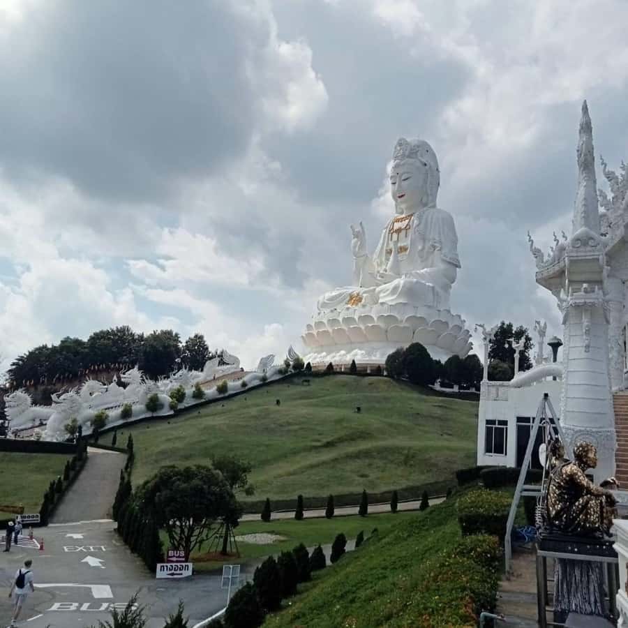 Chiang Rai White & Blue & Huay Pla Kang Temple& Lalitta Cafe - Key points to know before booking