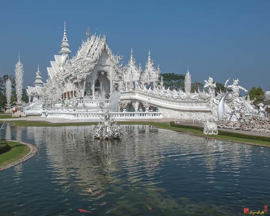 Chiang Rai White, Blue, Red 3 Temples Tour - The road from Chiang Mai to Mae Khachan