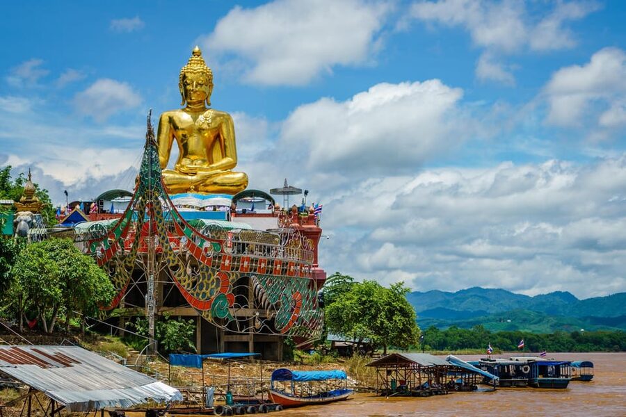 Chiang Rai White Temple and Blue Temple Day Tour - Transport, comfort, and the long return