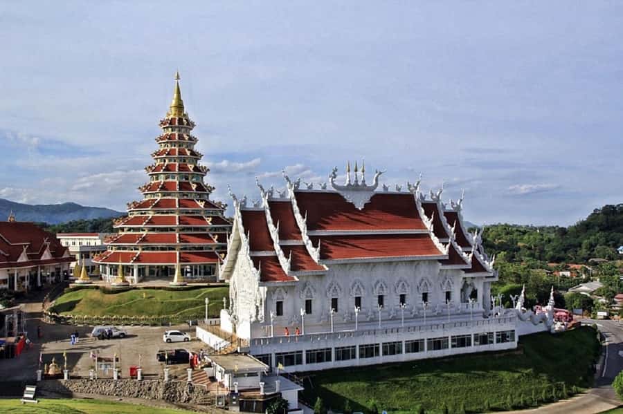 Chiang Rai White Temple and Blue Temple Day Tour - Clothing, walking, and temple manners